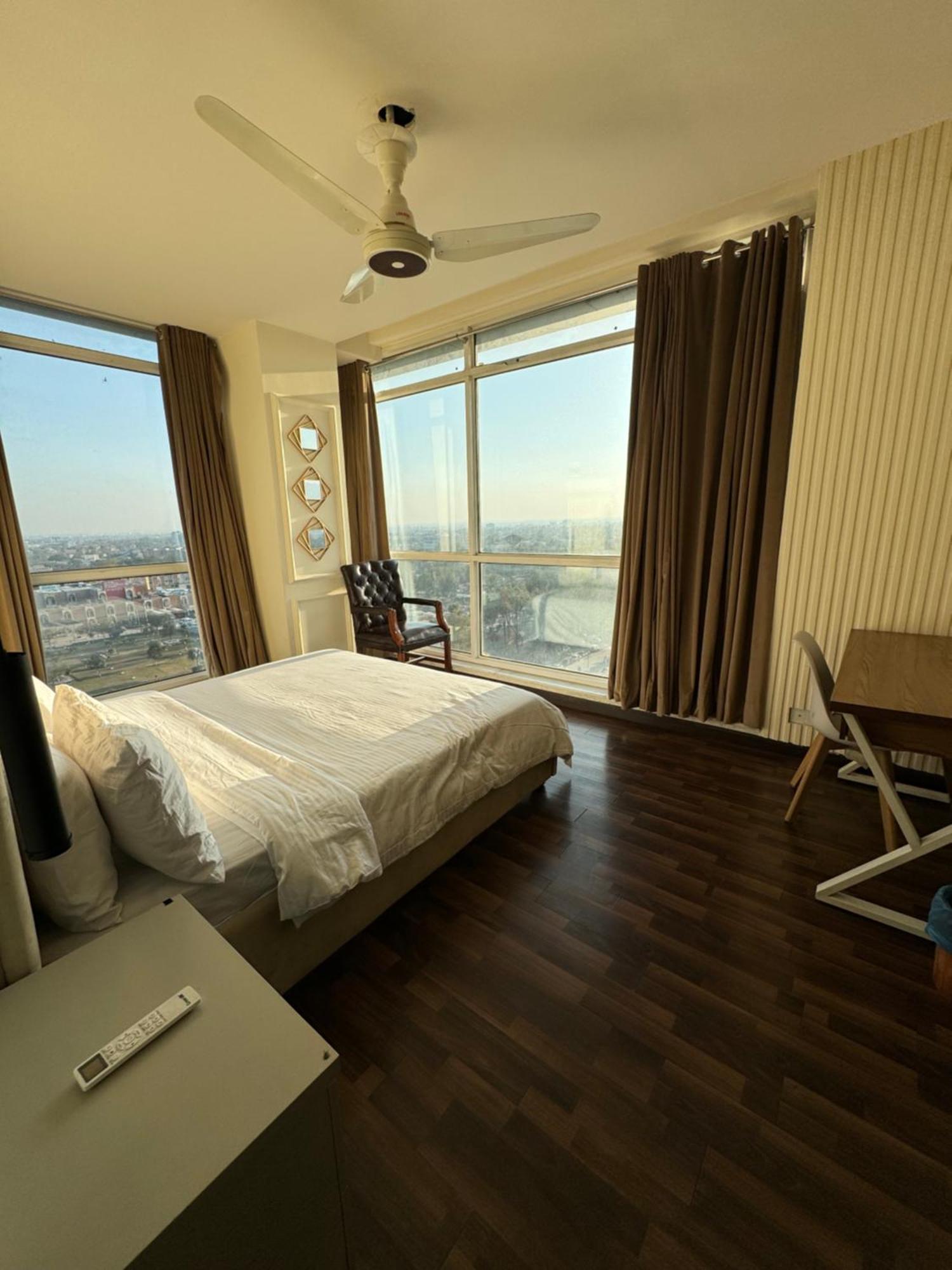 Elysium Tower Service Apt Daire İslamabad Dış mekan fotoğraf